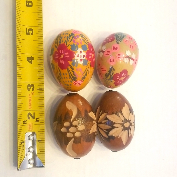 Vintage Four Handpainted & Carved Wooden Easter Eggs | Folk Art Collectibles - Picture 11 of 11